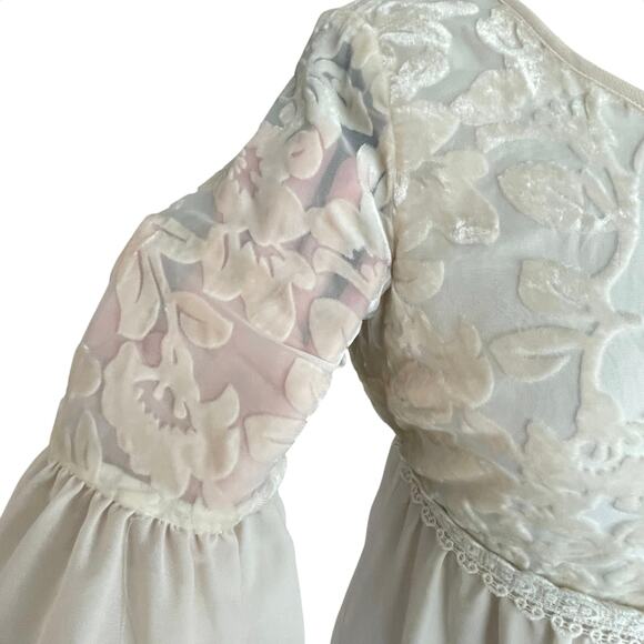 Flying Tomato Babydoll Dress Velvet Embossed Flare Sleeves Sz Small Fairy Angel - Picture 3 of 9